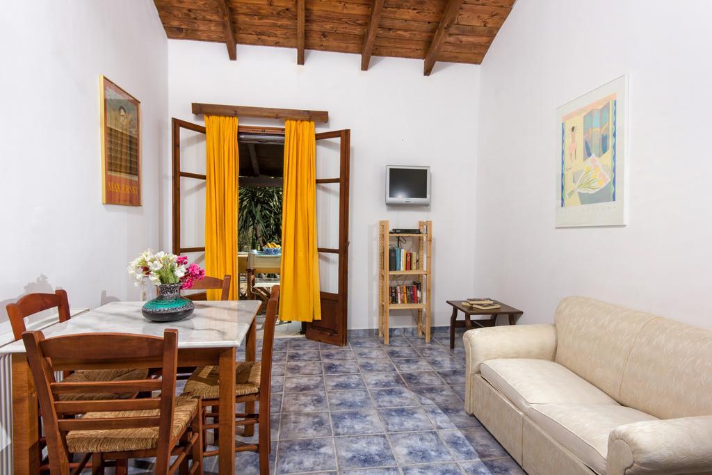 Liuba Houses Vasilikí Habitación foto