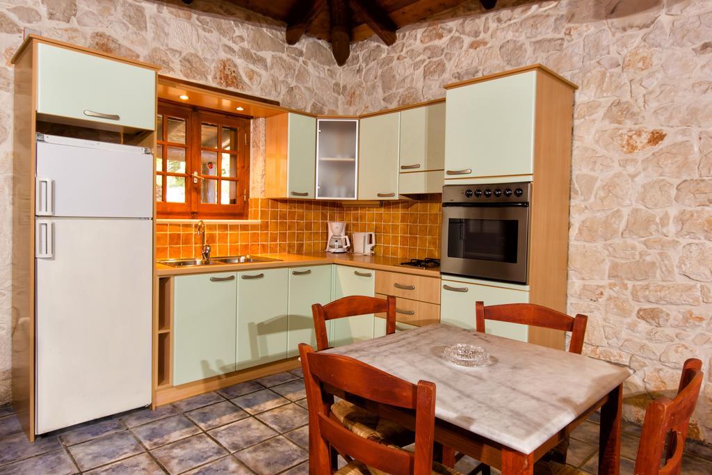 Liuba Houses Vasilikí Habitación foto